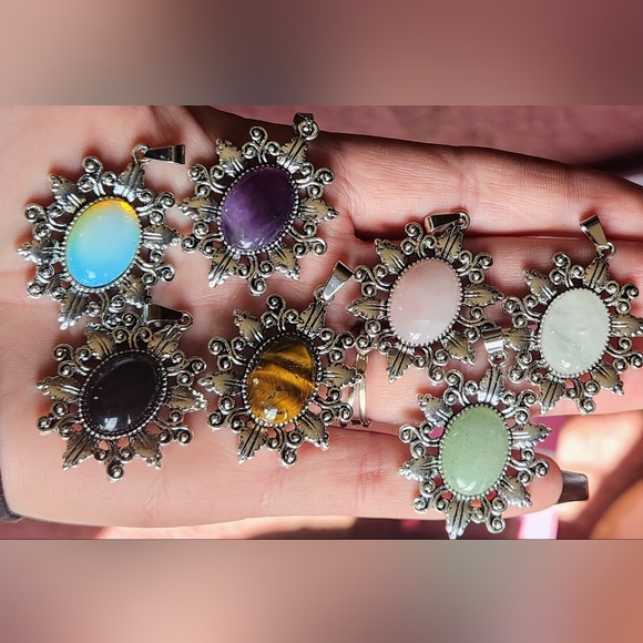 Genuine Crystal Vintage Victorian Style Sun Pendant Necklace With Rope Chain - Picture 14 of 15